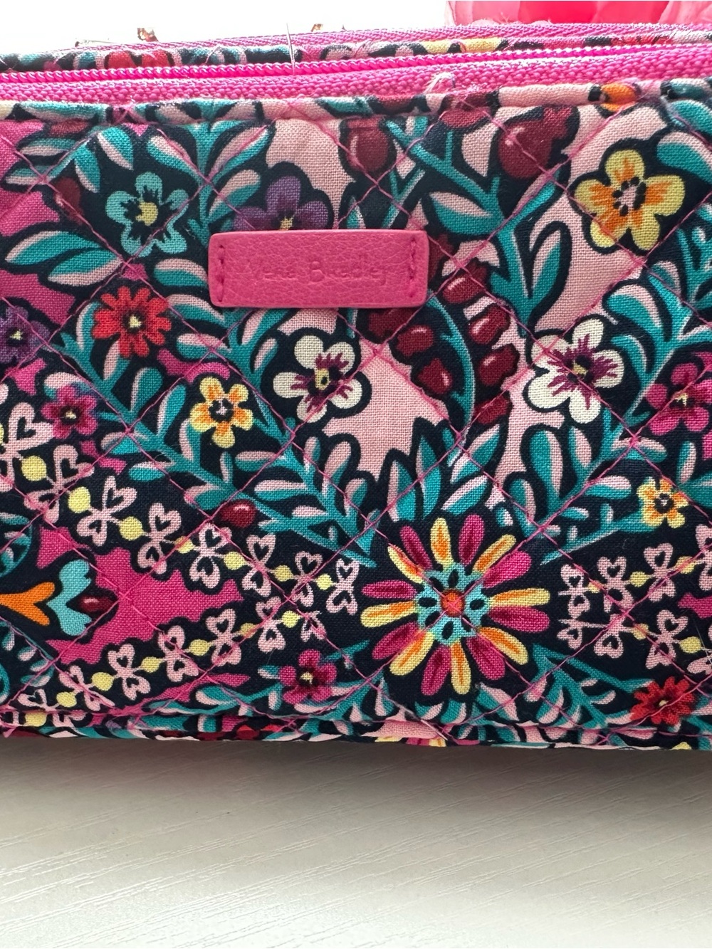 Deluxe Edition Vera Bradley Kaleidoscope RFID Wristlet Crossbody - Picture 12 of 14